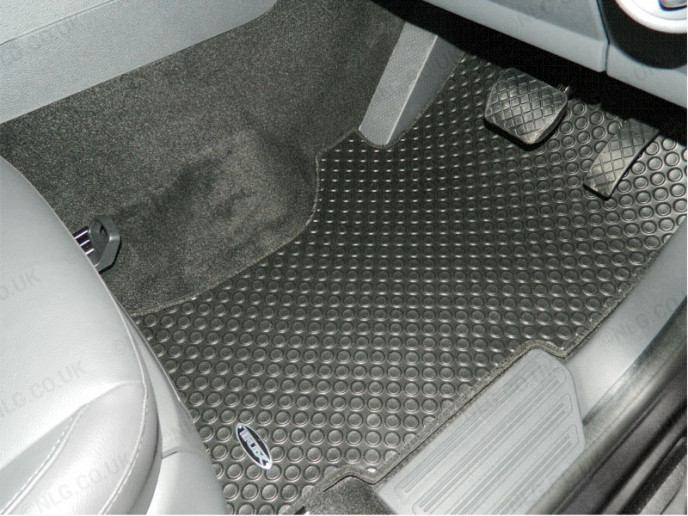 Driver's Seat Tailored Waterproof Floor Mat for the VW Amarok 2011-2020
