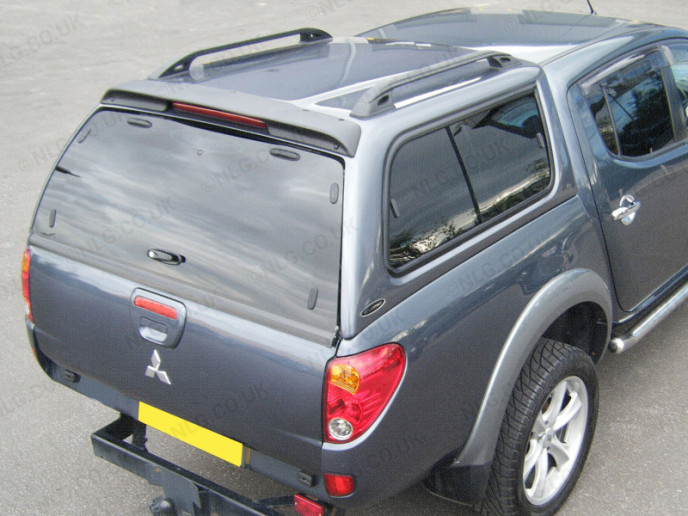 Mitsubishi L200 fitted with Carryboy Leisure Truck Top